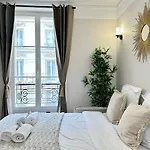 Eiffel Tower - Prestige With Views