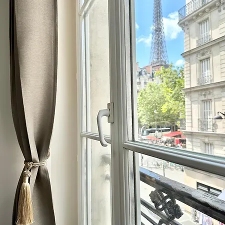 Appartement Charming With Eiffel Tower View *