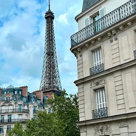 Charming With Eiffel Tower View *