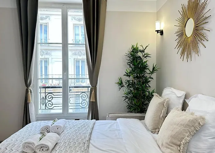 Parisian Gem With Eiffel Tower View
