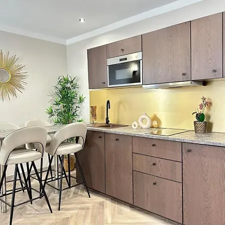 Eiffel Tower - Prestige With Views