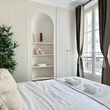 Charming With Eiffel Tower View Lejlighed *